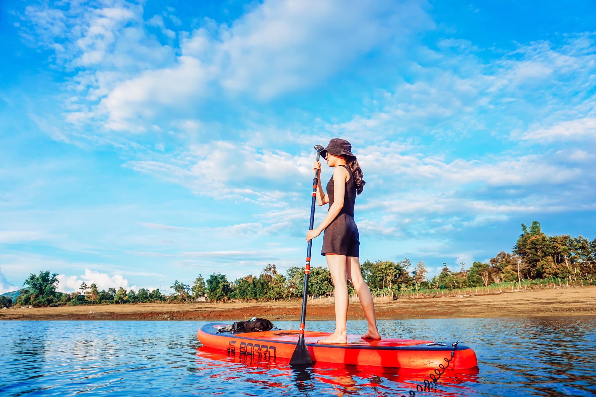 CHÈO SUP BIỂN HỒ